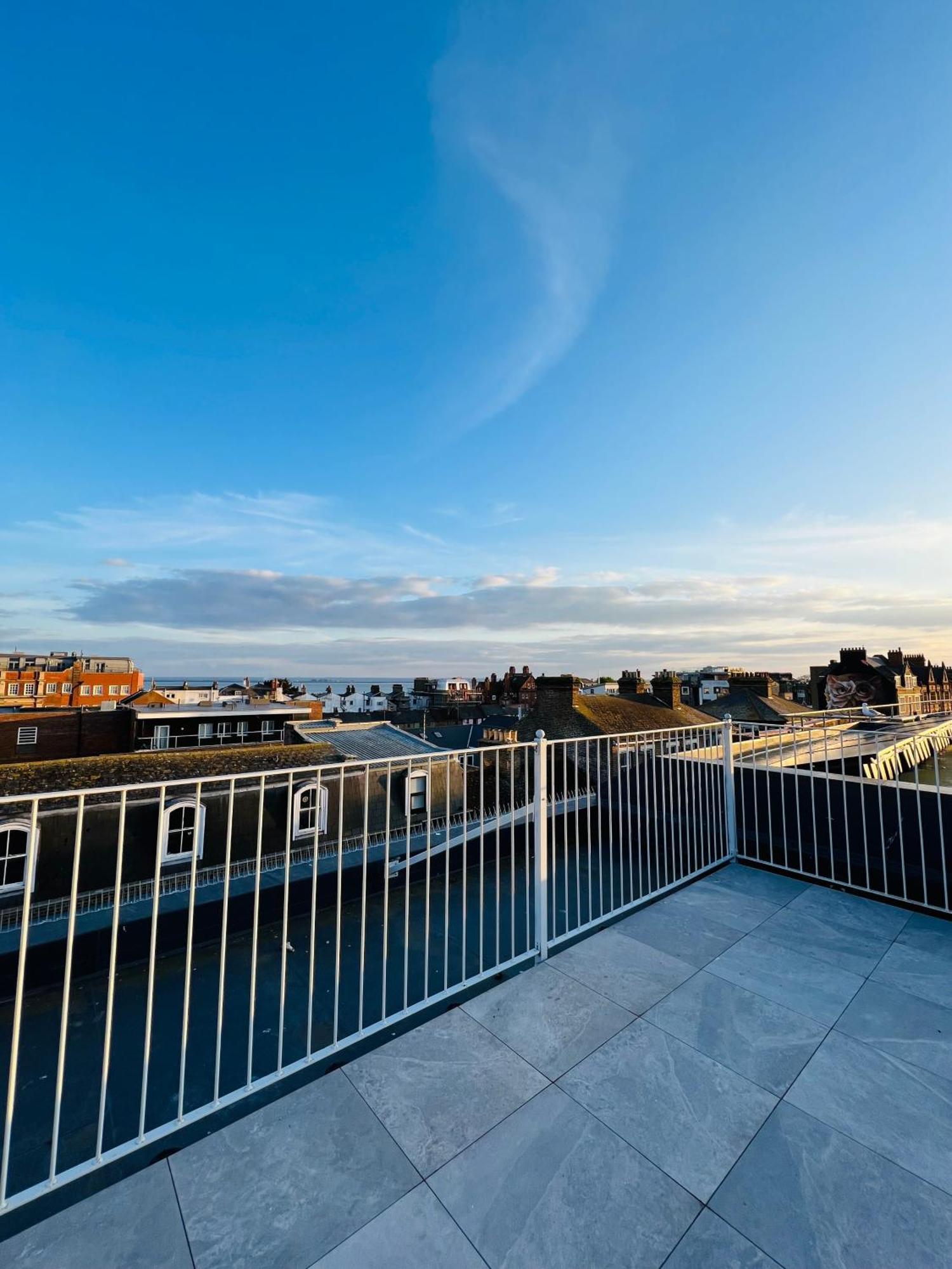 Stunning New Penthouse Apartment Southend-on-Sea Ngoại thất bức ảnh